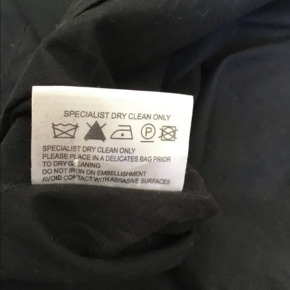 Karen Millen dress. Black and White size US 4 - Picture 8 of 8